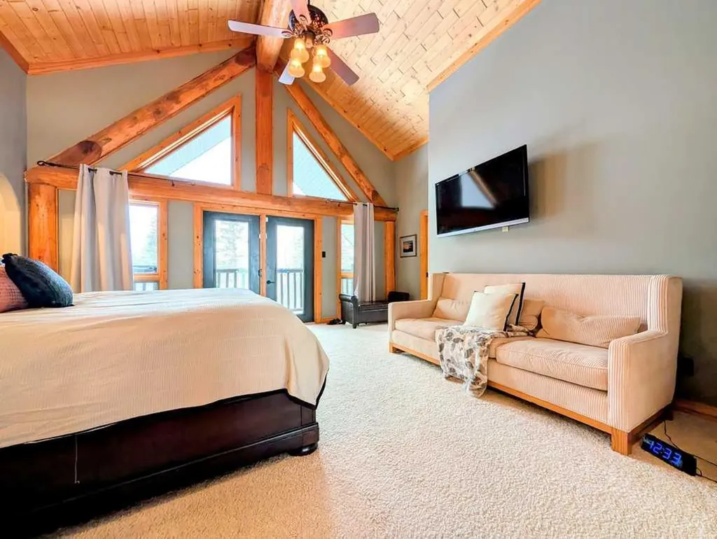 9 Upper Crescent Marten Beach AB T0G 2A0