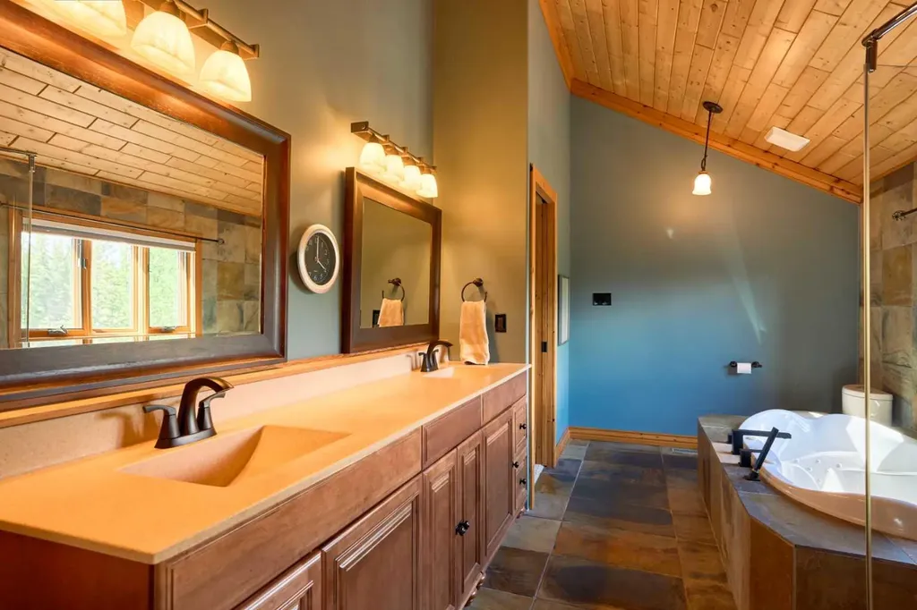 9 Upper Crescent Marten Beach AB T0G 2A0