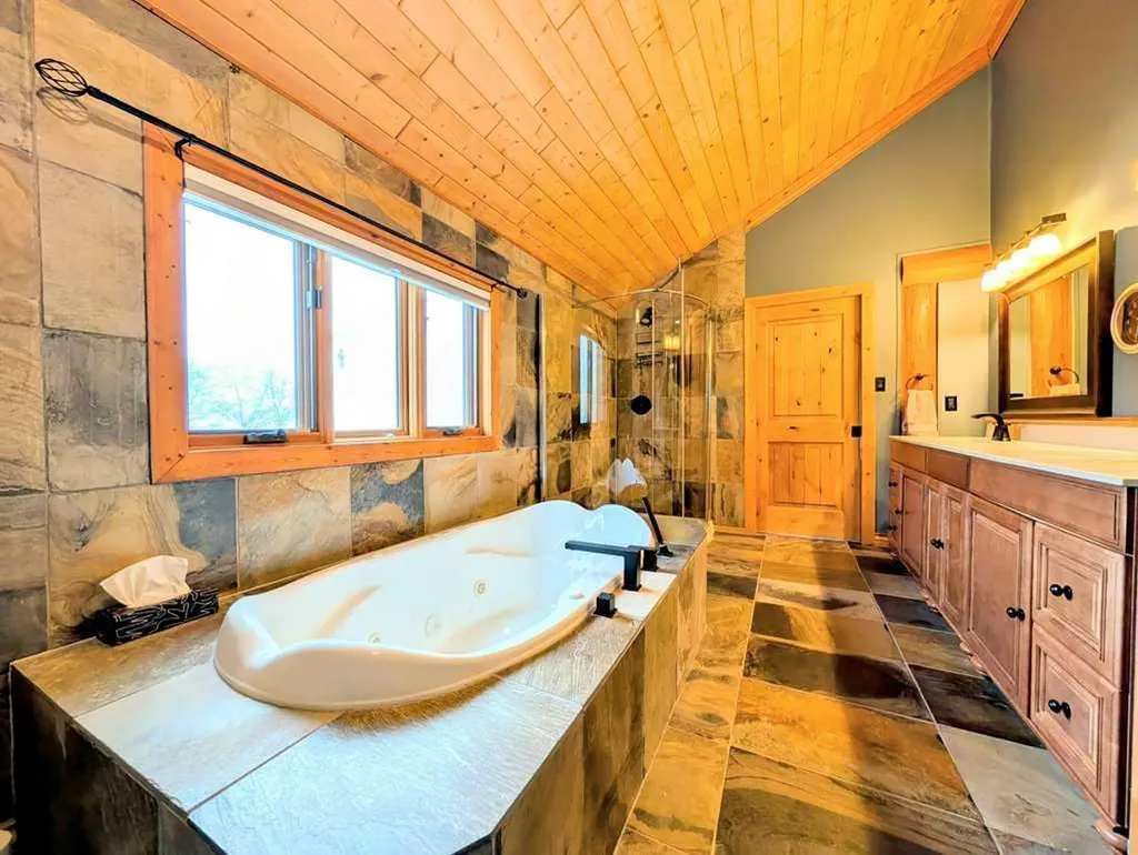 9 Upper Crescent Marten Beach AB T0G 2A0