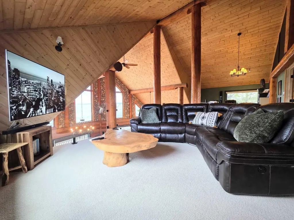 9 Upper Crescent Marten Beach AB T0G 2A0