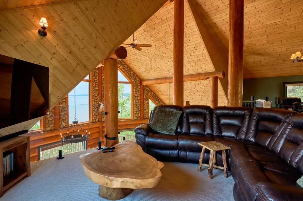 9 Upper Crescent Marten Beach AB T0G 2A0