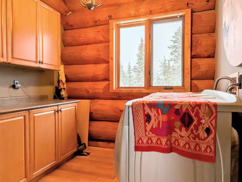 9 Upper Crescent Marten Beach AB T0G 2A0