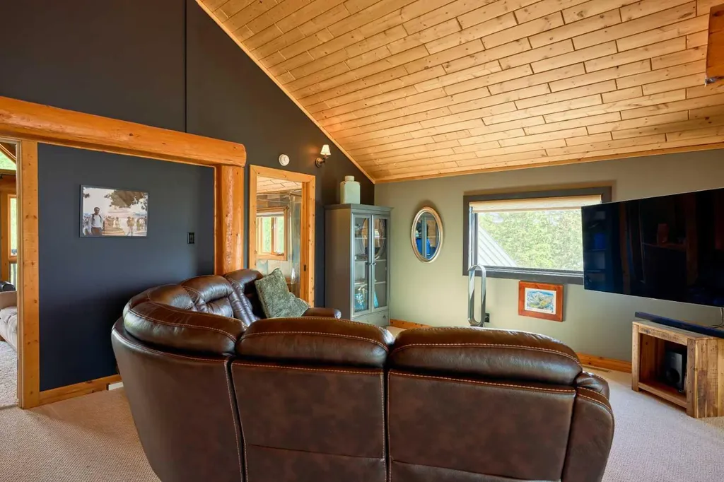 9 Upper Crescent Marten Beach AB T0G 2A0