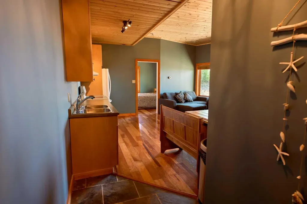 9 Upper Crescent Marten Beach AB T0G 2A0