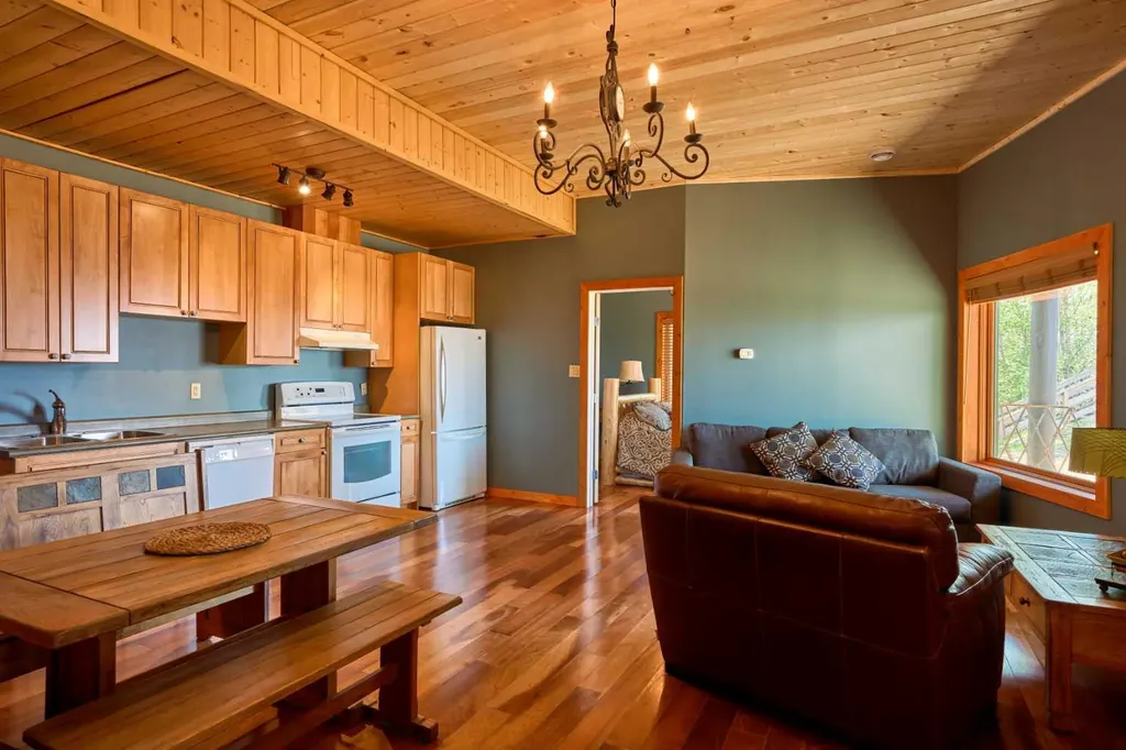 9 Upper Crescent Marten Beach AB T0G 2A0