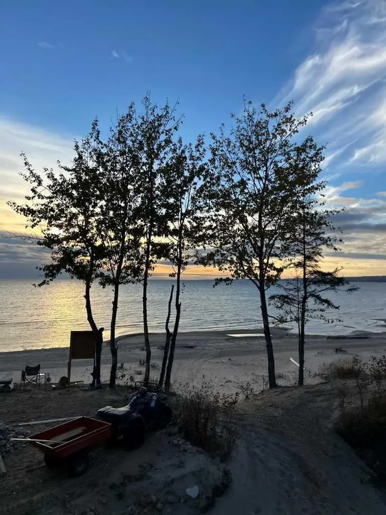 9 Upper Crescent Marten Beach AB T0G 2A0
