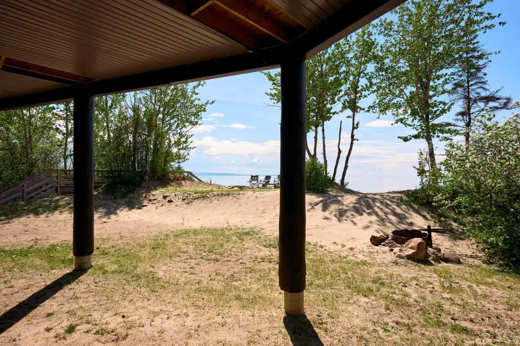 9 Upper Crescent Marten Beach AB T0G 2A0
