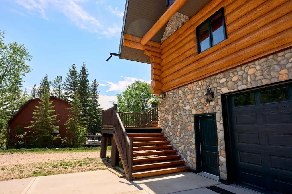 9 Upper Crescent Marten Beach AB T0G 2A0