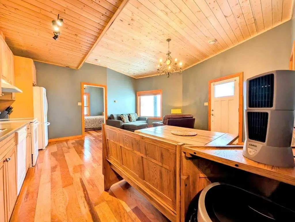 9 Upper Crescent Marten Beach AB T0G 2A0