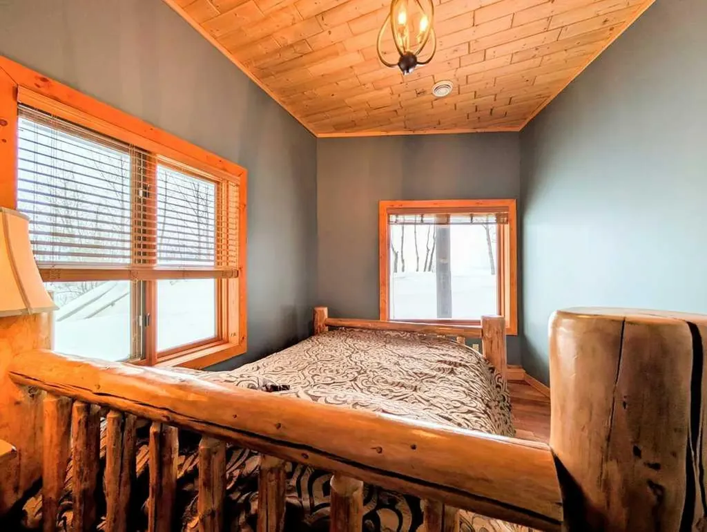 9 Upper Crescent Marten Beach AB T0G 2A0