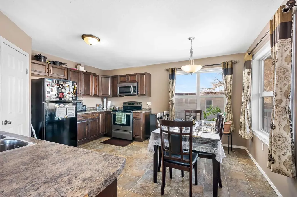 1820 49 Avenue Lloydminster SK S9V 1T2