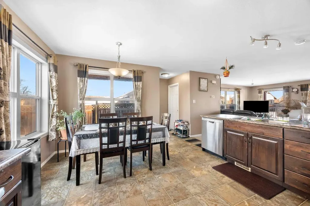 1820 49 Avenue Lloydminster SK S9V 1T2