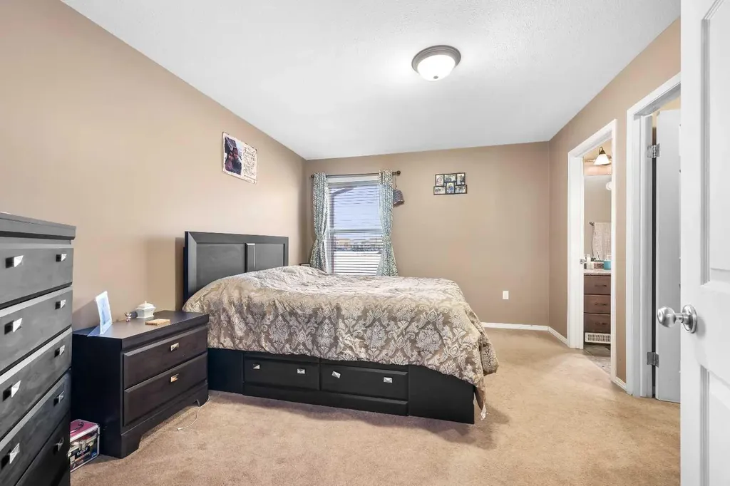 1820 49 Avenue Lloydminster SK S9V 1T2