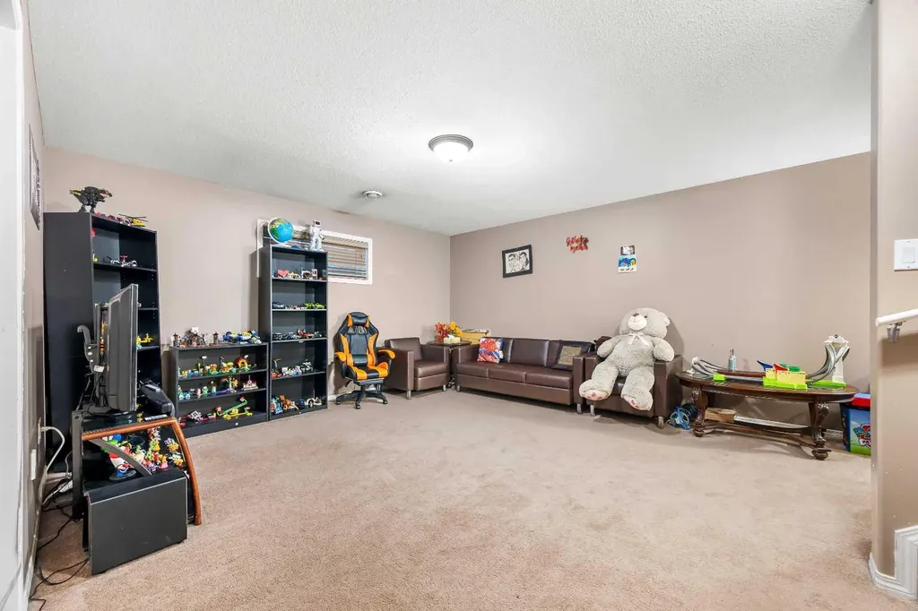 1820 49 Avenue Lloydminster SK S9V 1T2