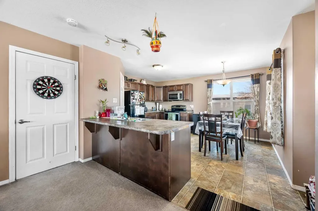 1820 49 Avenue Lloydminster SK S9V 1T2