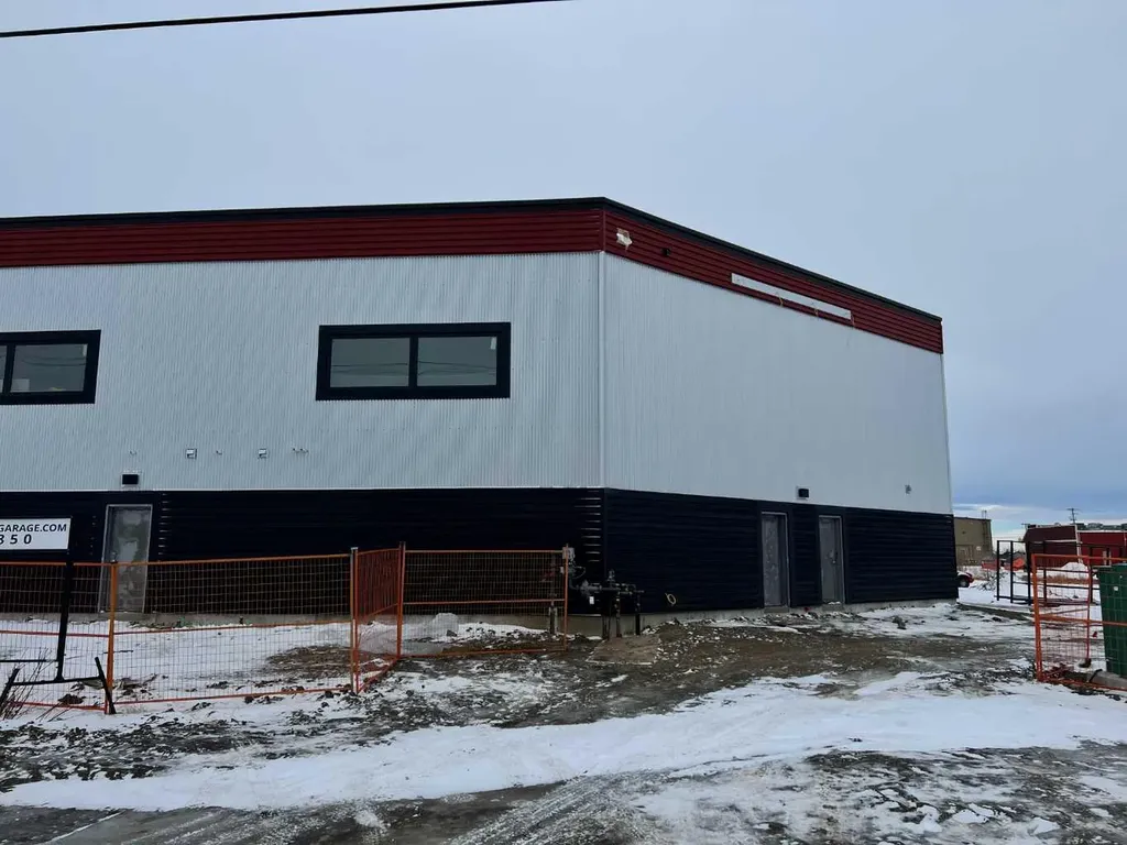 30 Thevenaz Industrial Trail Sylvan Lake AB T4S 0B6