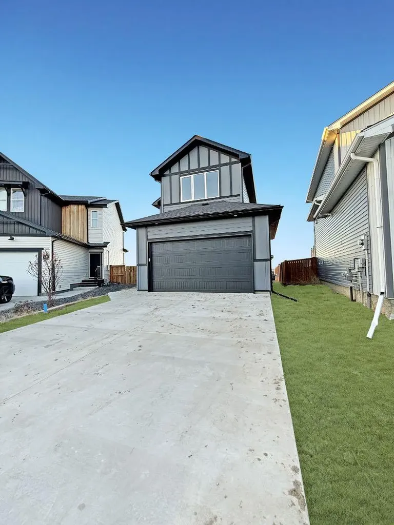 951 41 Avenue N Lethbridge AB T1H 7G9