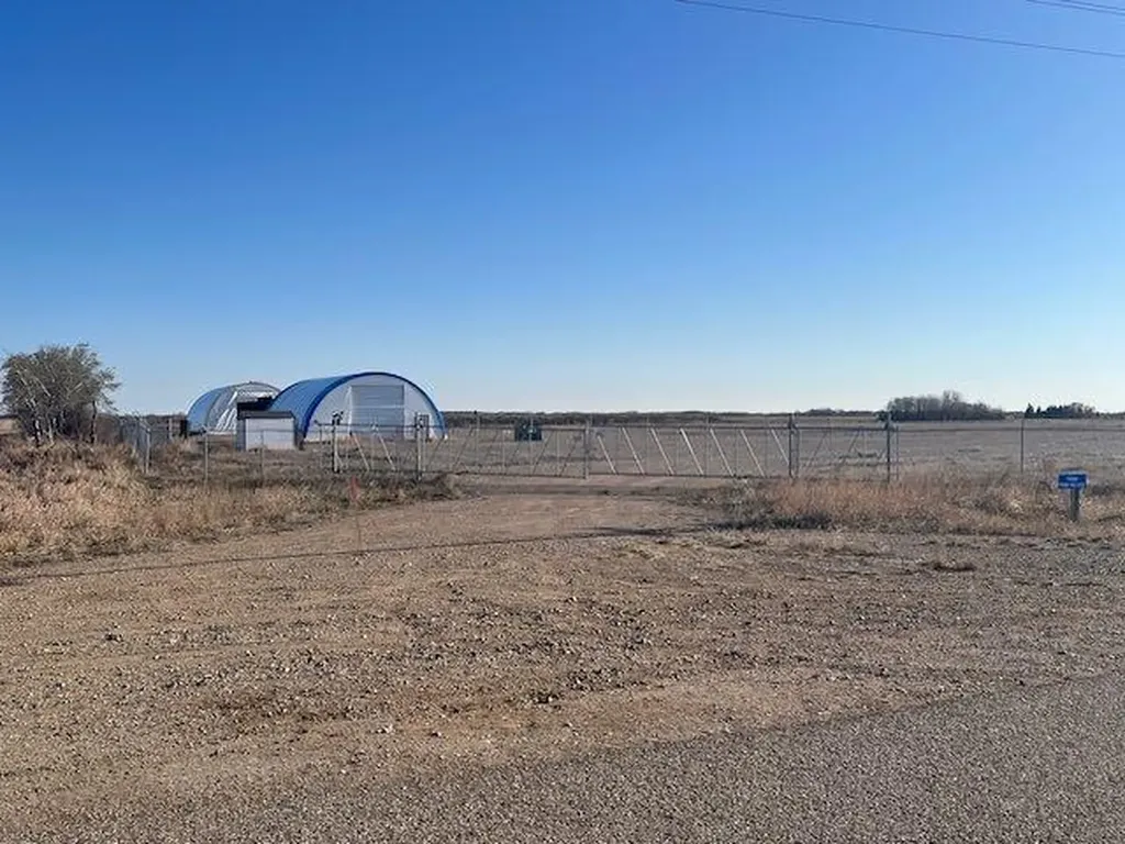 Place 2520145 Bl. 1 Lot 1 Twp Road 452 Rural Wainwright No. 61 M.d. Of AB T9W 1T4
