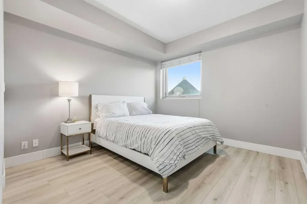 836 15 Avenue SW Calgary AB T2R1S2