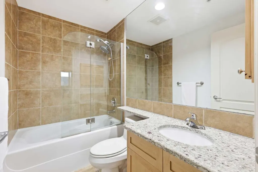 836 15 Avenue SW Calgary AB T2R1S2