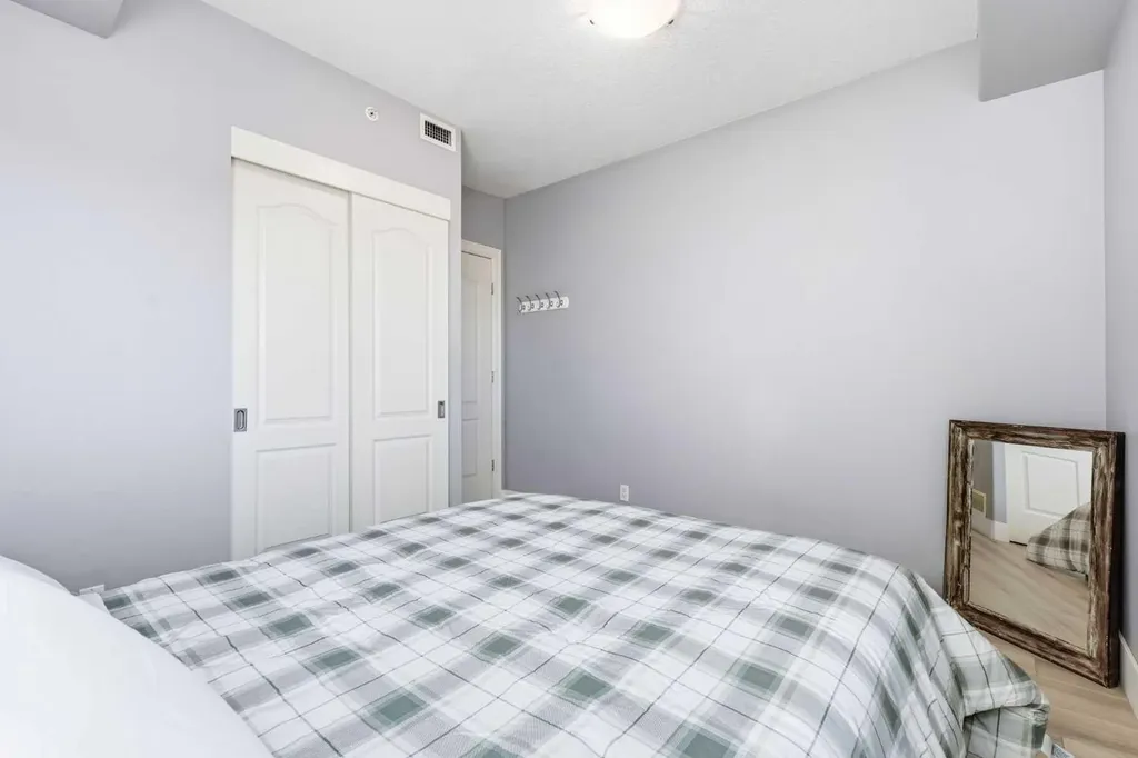 836 15 Avenue SW Calgary AB T2R1S2