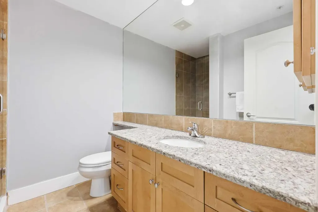 836 15 Avenue SW Calgary AB T2R1S2