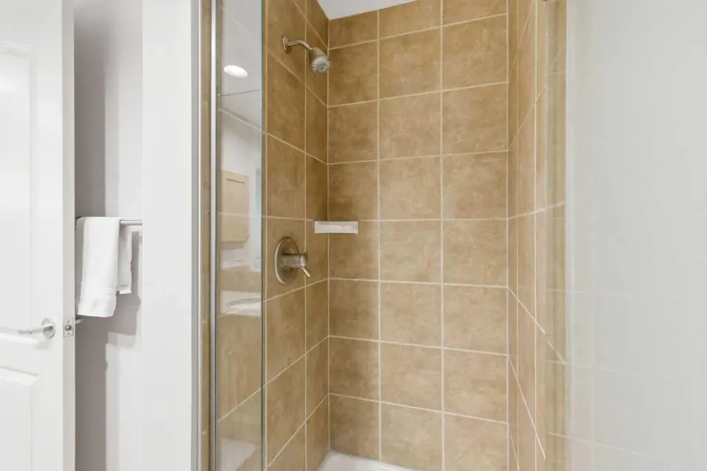 836 15 Avenue SW Calgary AB T2R1S2