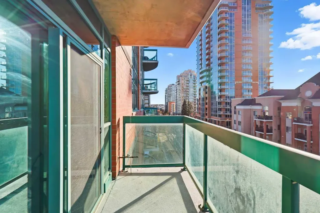 836 15 Avenue SW Calgary AB T2R1S2