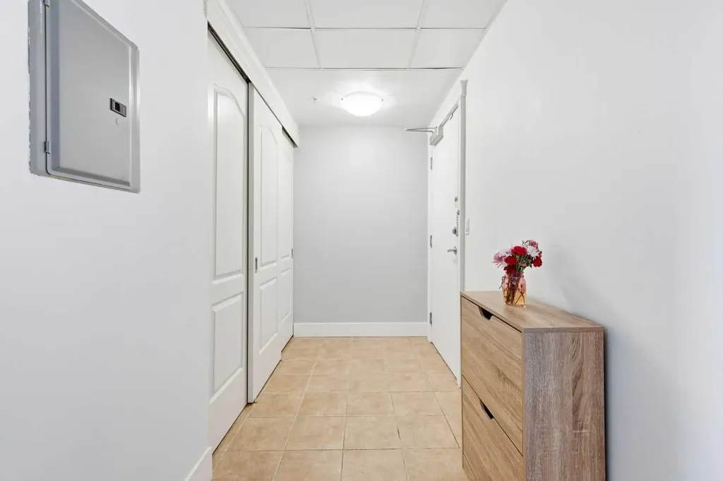 836 15 Avenue SW Calgary AB T2R1S2