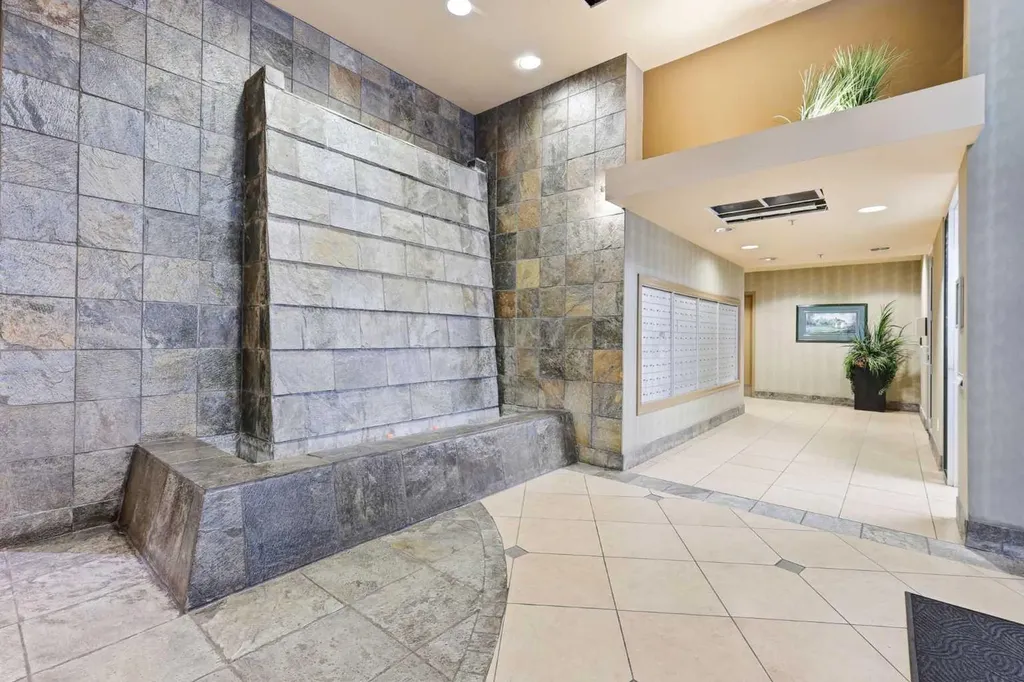 836 15 Avenue SW Calgary AB T2R1S2