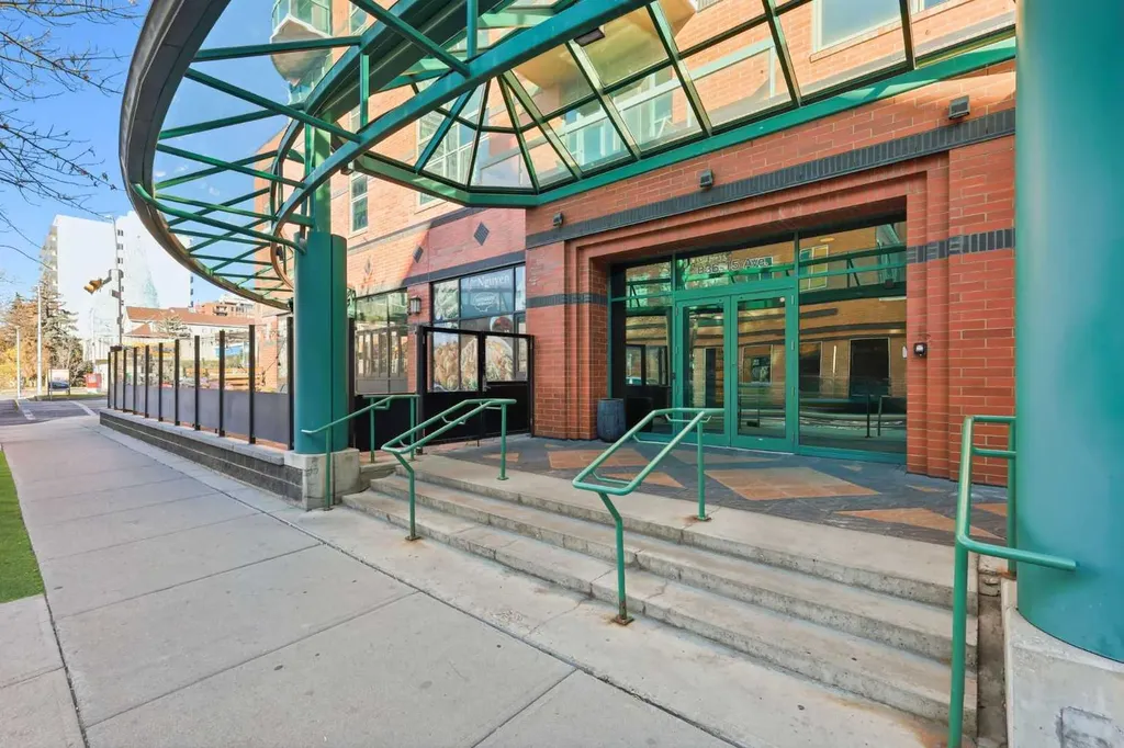 836 15 Avenue SW Calgary AB T2R1S2