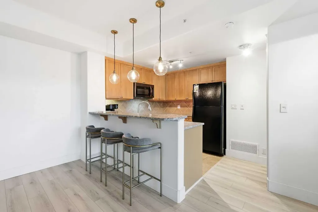836 15 Avenue SW Calgary AB T2R1S2