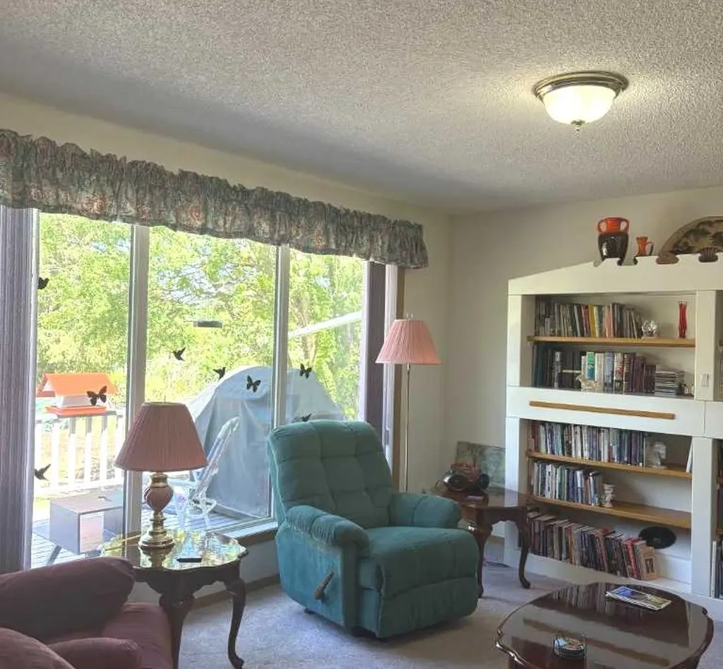 4910 49 Avenue S Eaglesham AB T0H1H0