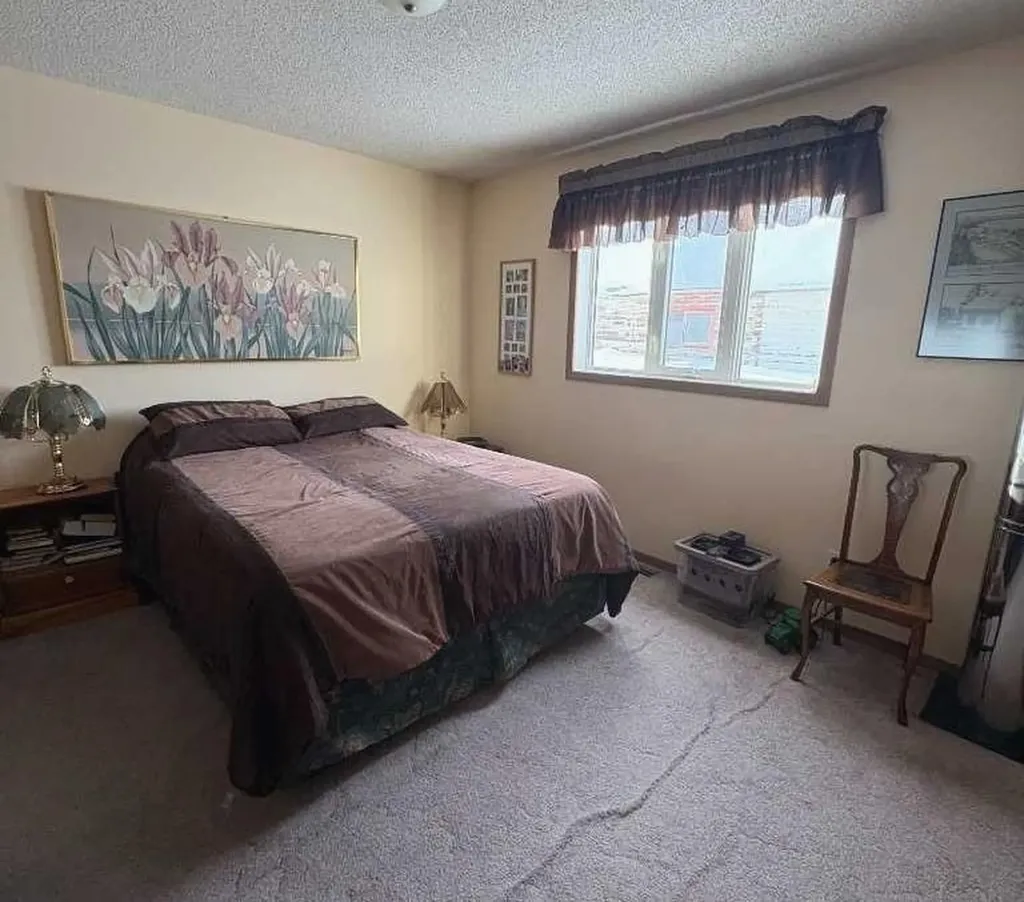 4910 49 Avenue S Eaglesham AB T0H1H0