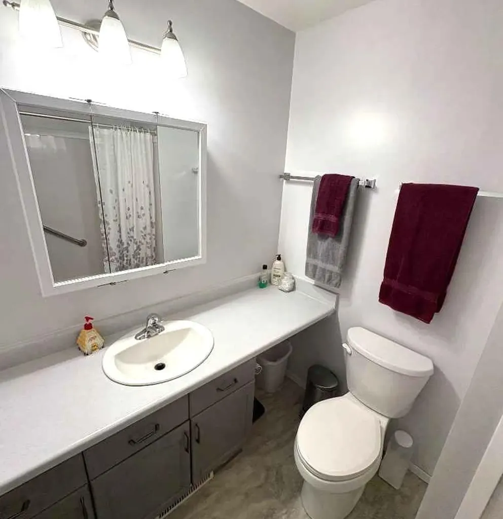 4910 49 Avenue S Eaglesham AB T0H1H0