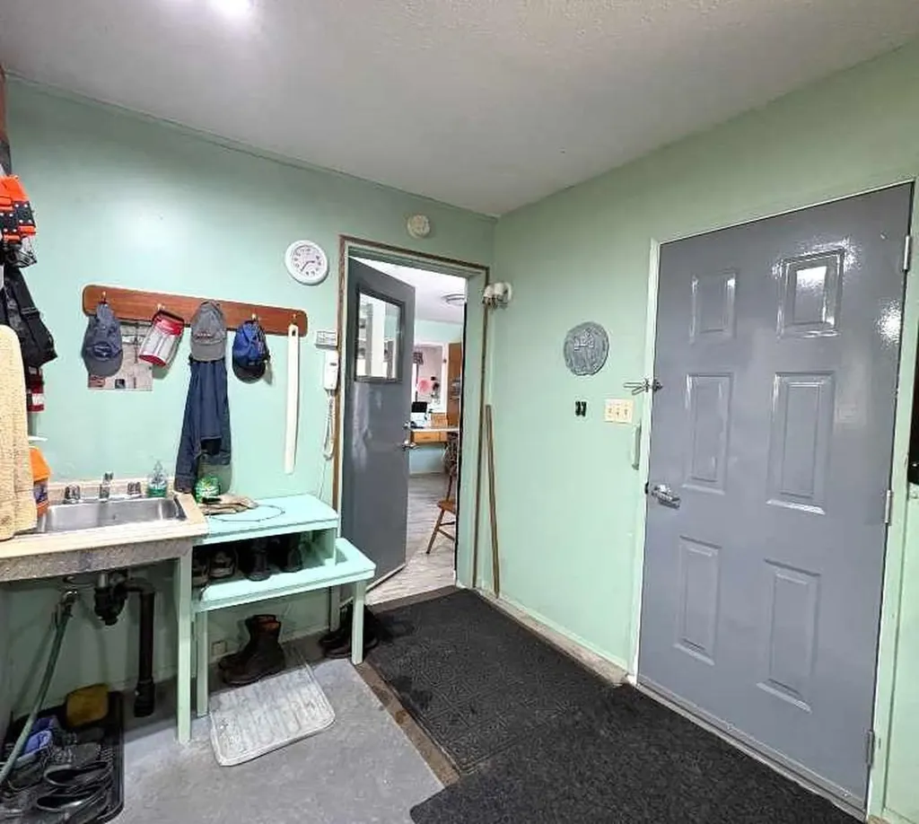 4910 49 Avenue S Eaglesham AB T0H1H0