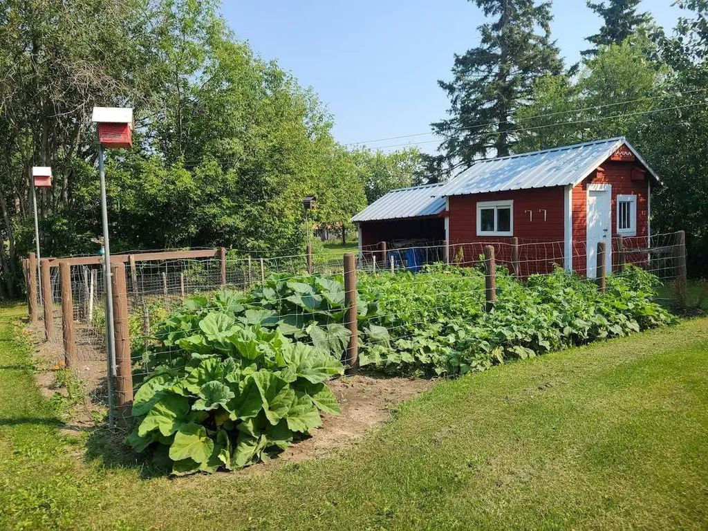 4910 49 Avenue S Eaglesham AB T0H1H0