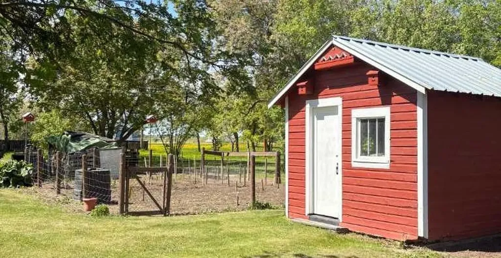 4910 49 Avenue S Eaglesham AB T0H1H0