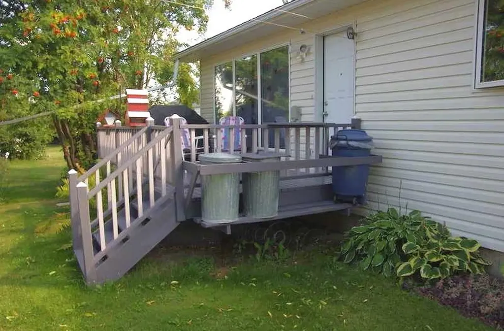 4910 49 Avenue S Eaglesham AB T0H1H0