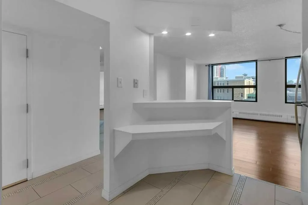 1202 13 Avenue SW Calgary AB T3C0T1