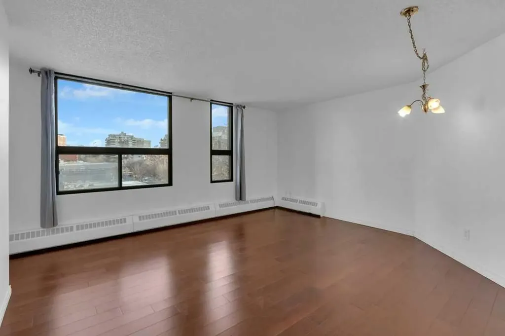 1202 13 Avenue SW Calgary AB T3C0T1