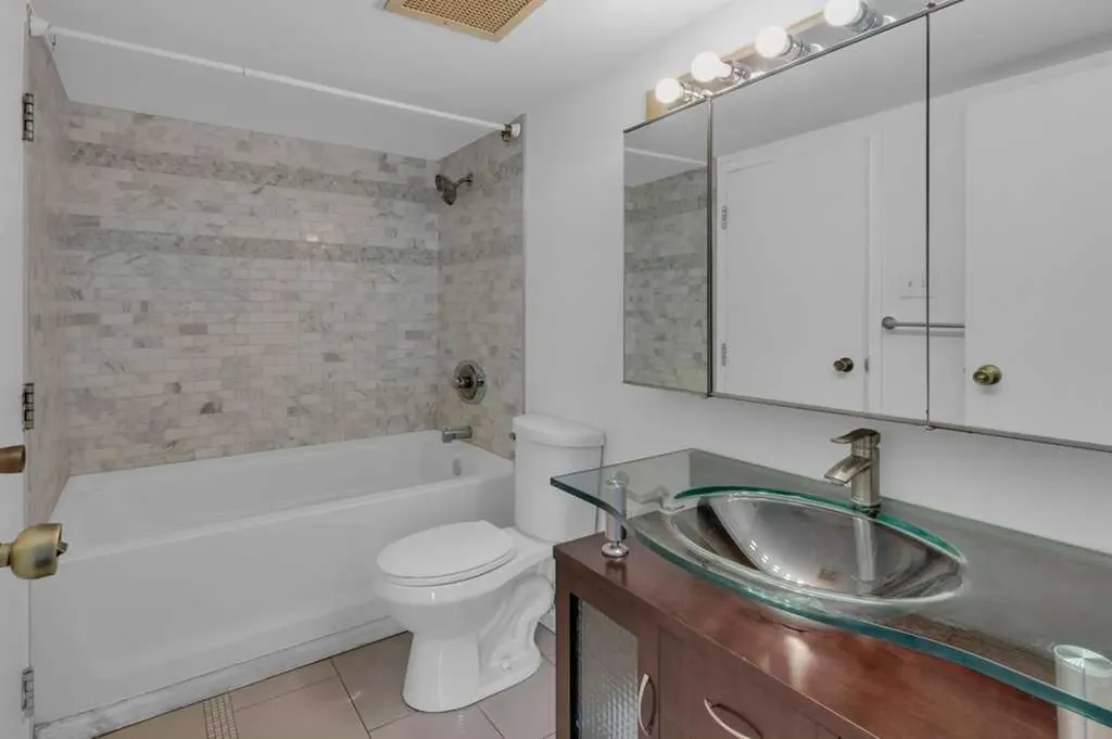 1202 13 Avenue SW Calgary AB T3C0T1