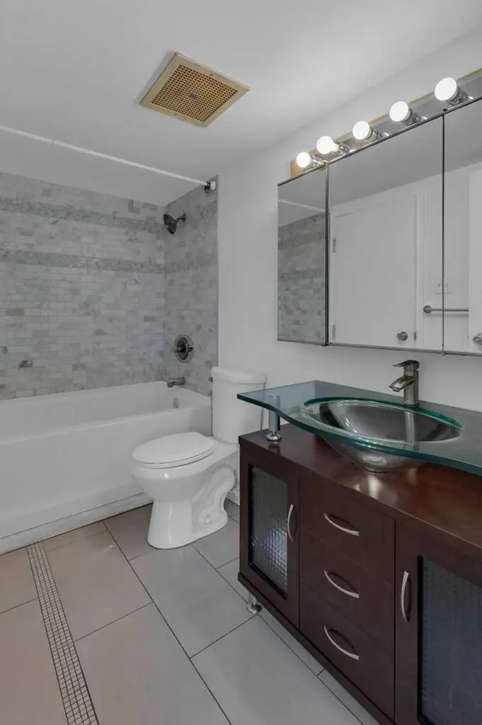 1202 13 Avenue SW Calgary AB T3C0T1