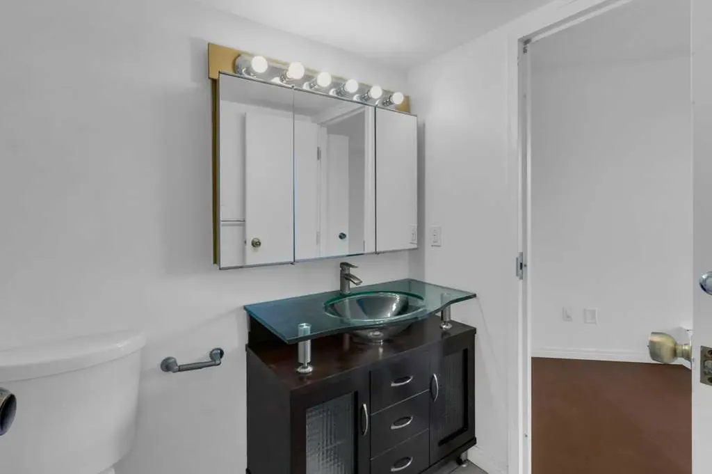 1202 13 Avenue SW Calgary AB T3C0T1