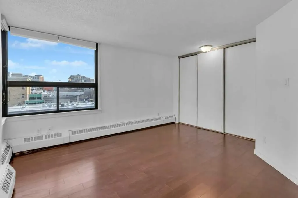 1202 13 Avenue SW Calgary AB T3C0T1