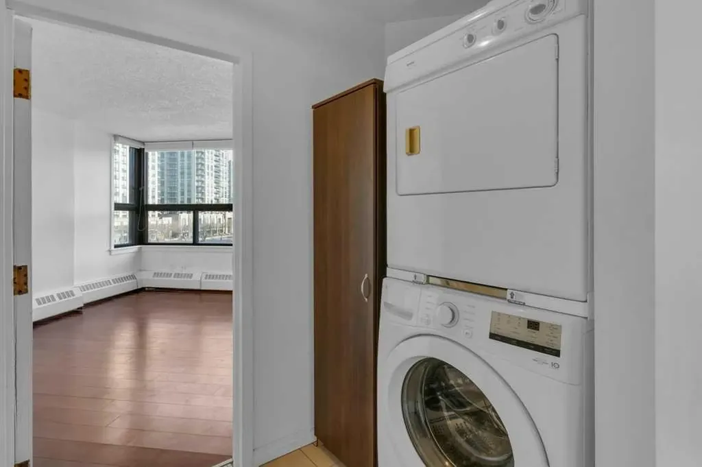 1202 13 Avenue SW Calgary AB T3C0T1