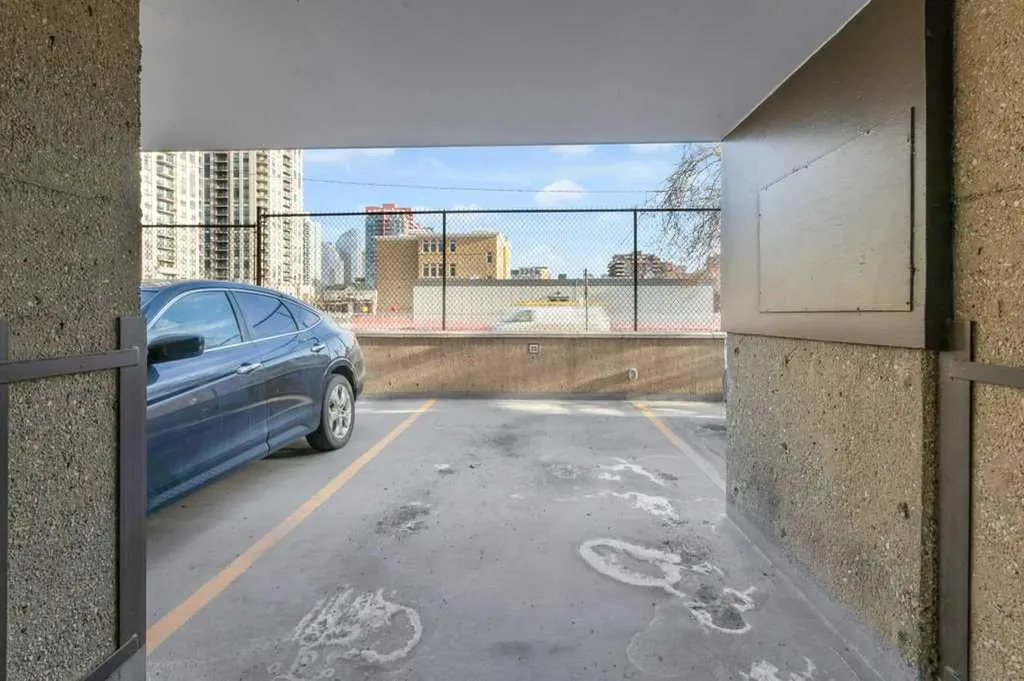 1202 13 Avenue SW Calgary AB T3C0T1