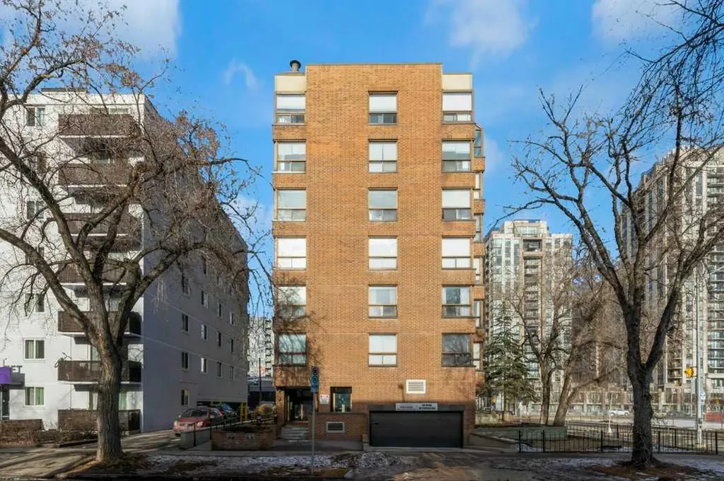 1202 13 Avenue SW Calgary AB T3C0T1