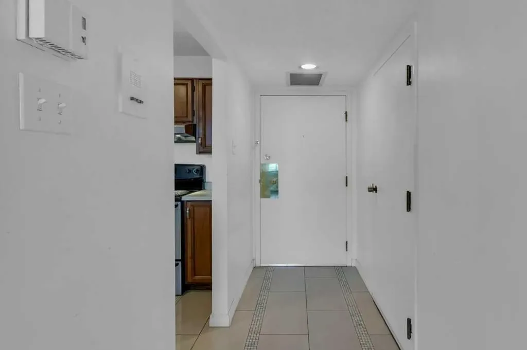 1202 13 Avenue SW Calgary AB T3C0T1