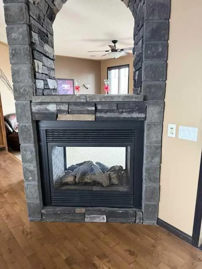 2120 18 Avenue Delburne AB T0M 0V0